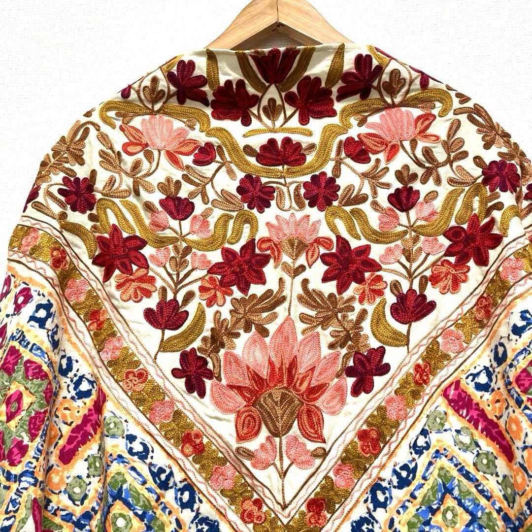 [新品] GRACE CONTINENTAL 大判　プリント　刺繍　ストール