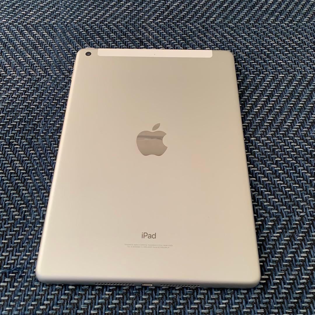 ラ*る様 iPad 第5世代 32GB シルバー