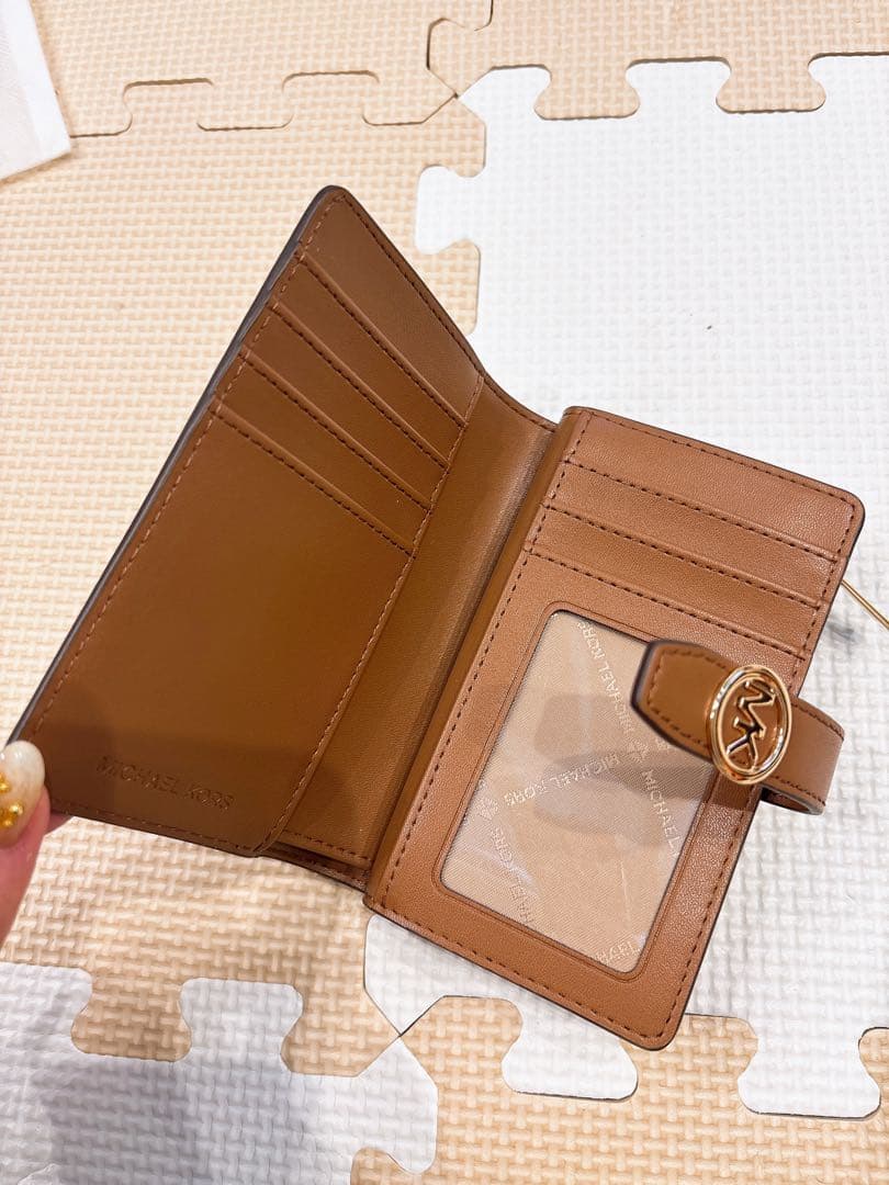 【RRR】MICHAEL KORS マイケルコースMKロゴ 二つ折り財布
