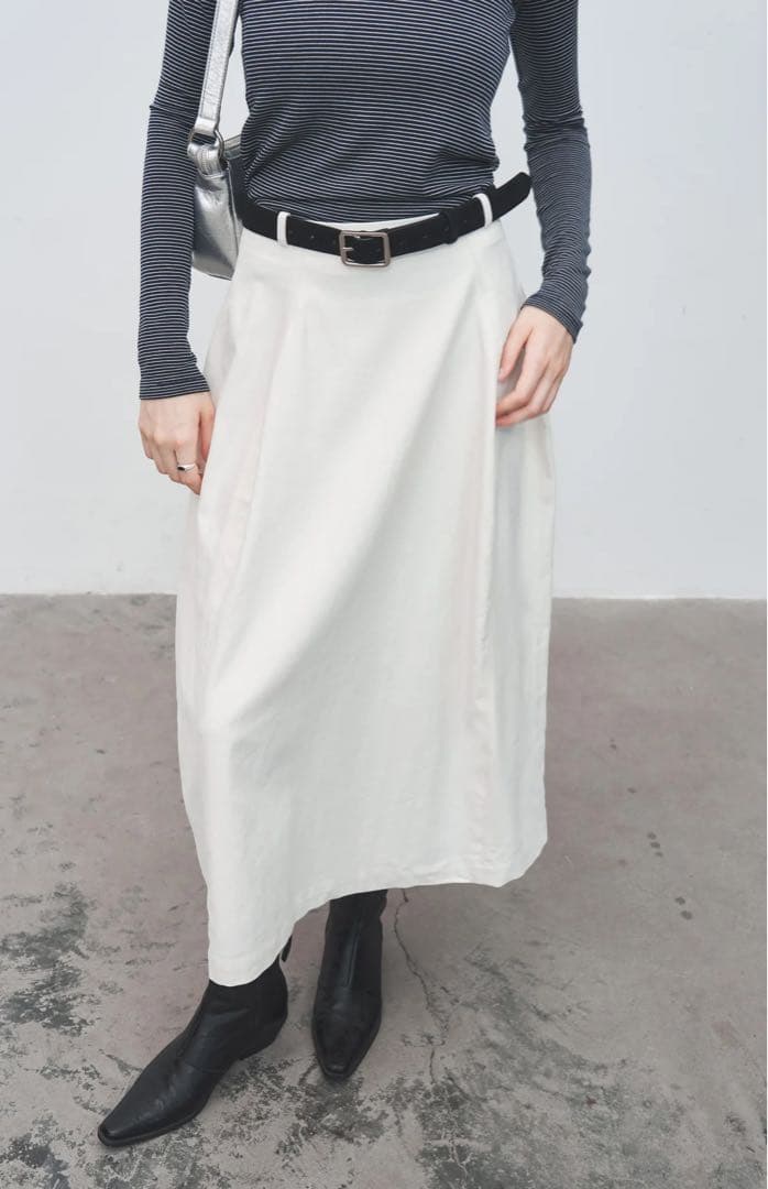 タグ付き新品✴︎Tageechita✴︎ハイウエストコクーンスカート✴︎ホワイトL
