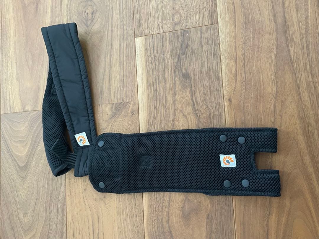 【クリーニング済】エルゴベビー オムニブリーズ 抱っこひも　保護ベルト　カバー付