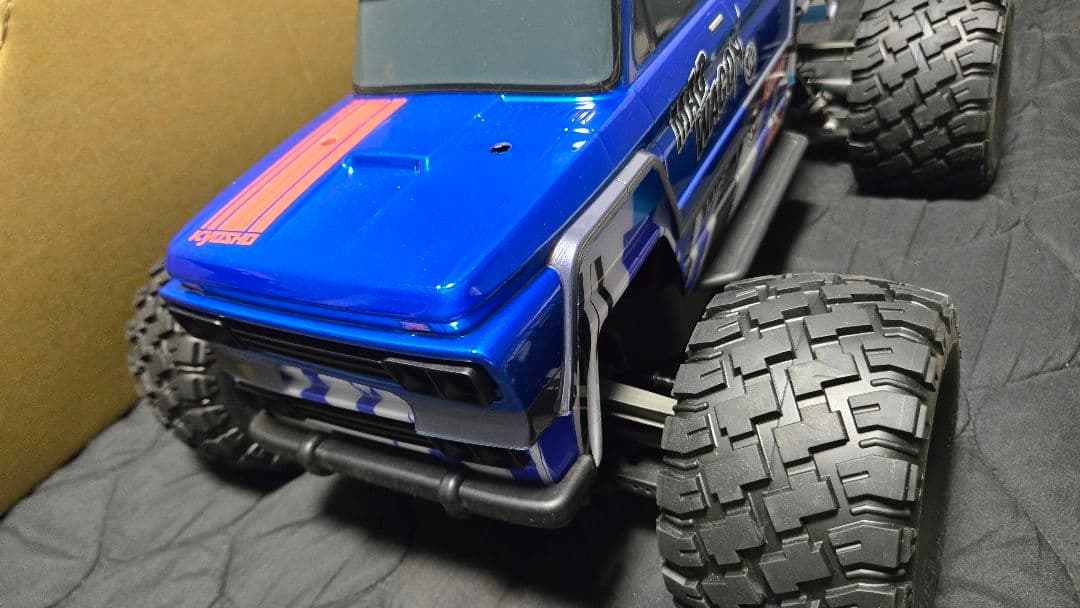 美品　ラジコン　京商 モンスタートラック マッドワゴンVE　　センターデフ仕様