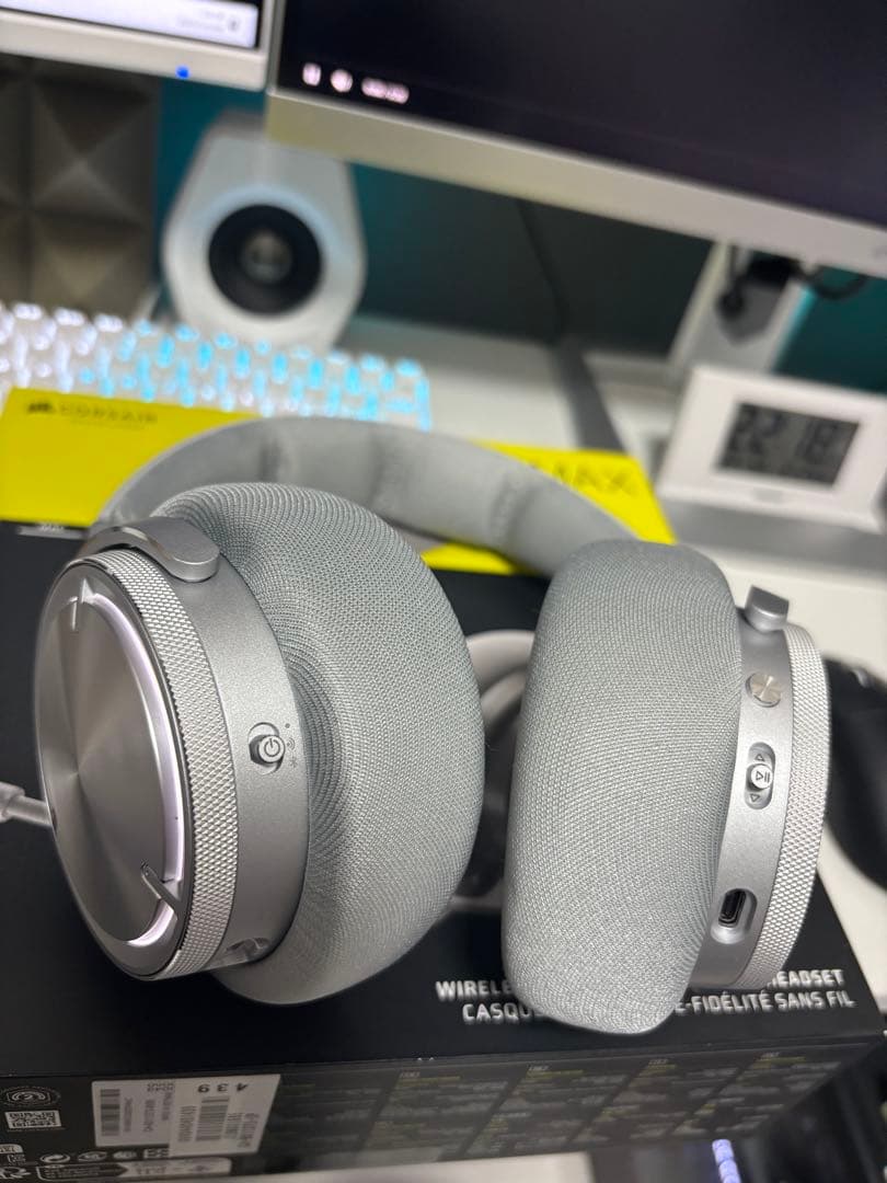 新品未使用　CORSAIR VIRTUOSO MAX WIRELESS シルバー