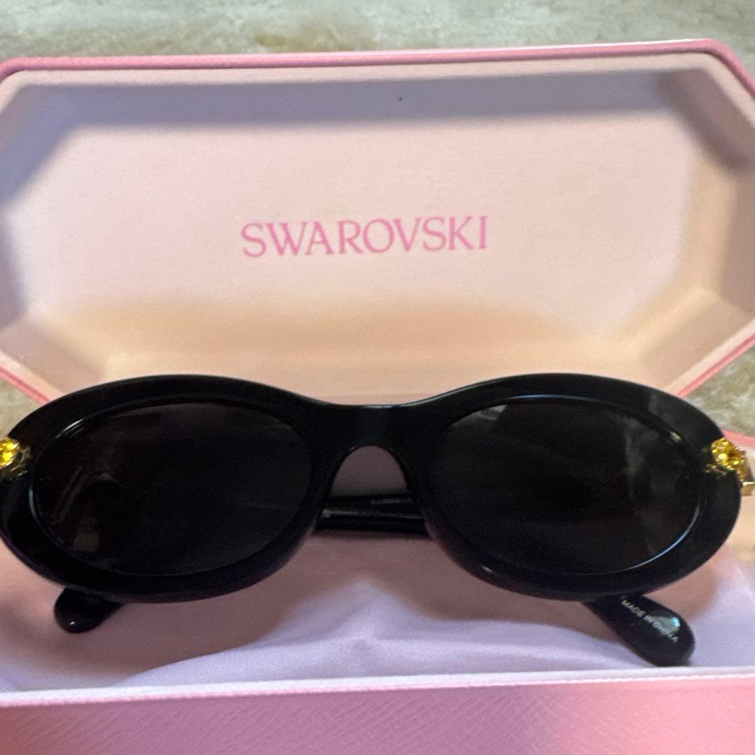 Swarovski ブラックサングラス ケース付き　箱付き　証明書付き