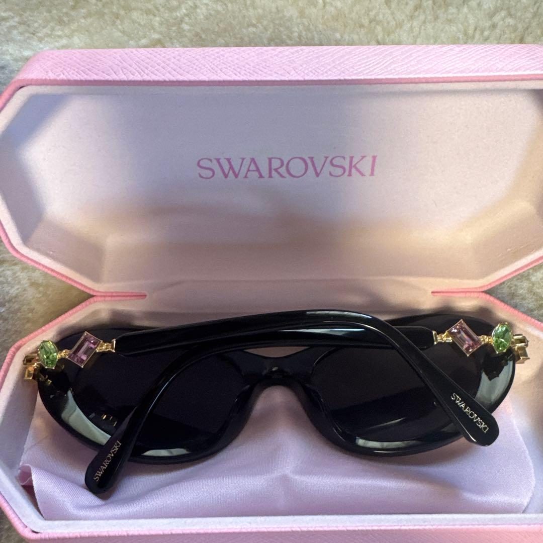 Swarovski ブラックサングラス ケース付き　箱付き　証明書付き