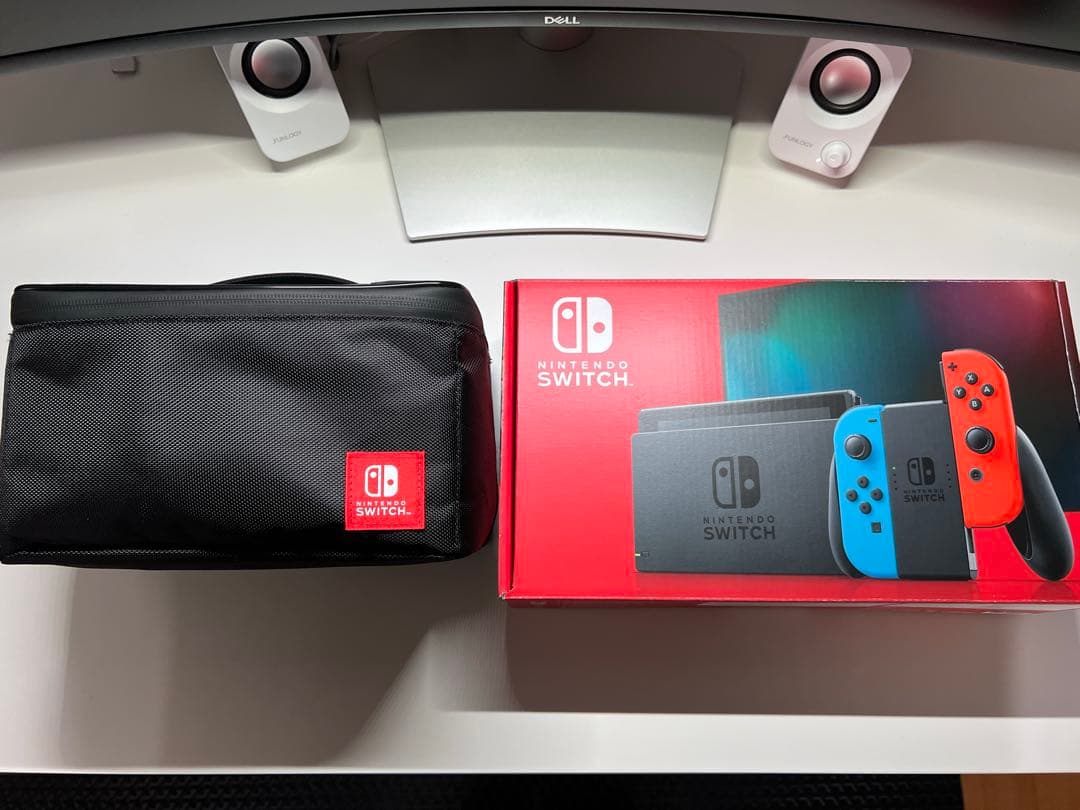 Nintendo Switch 本体とソフトその他アクセサリー