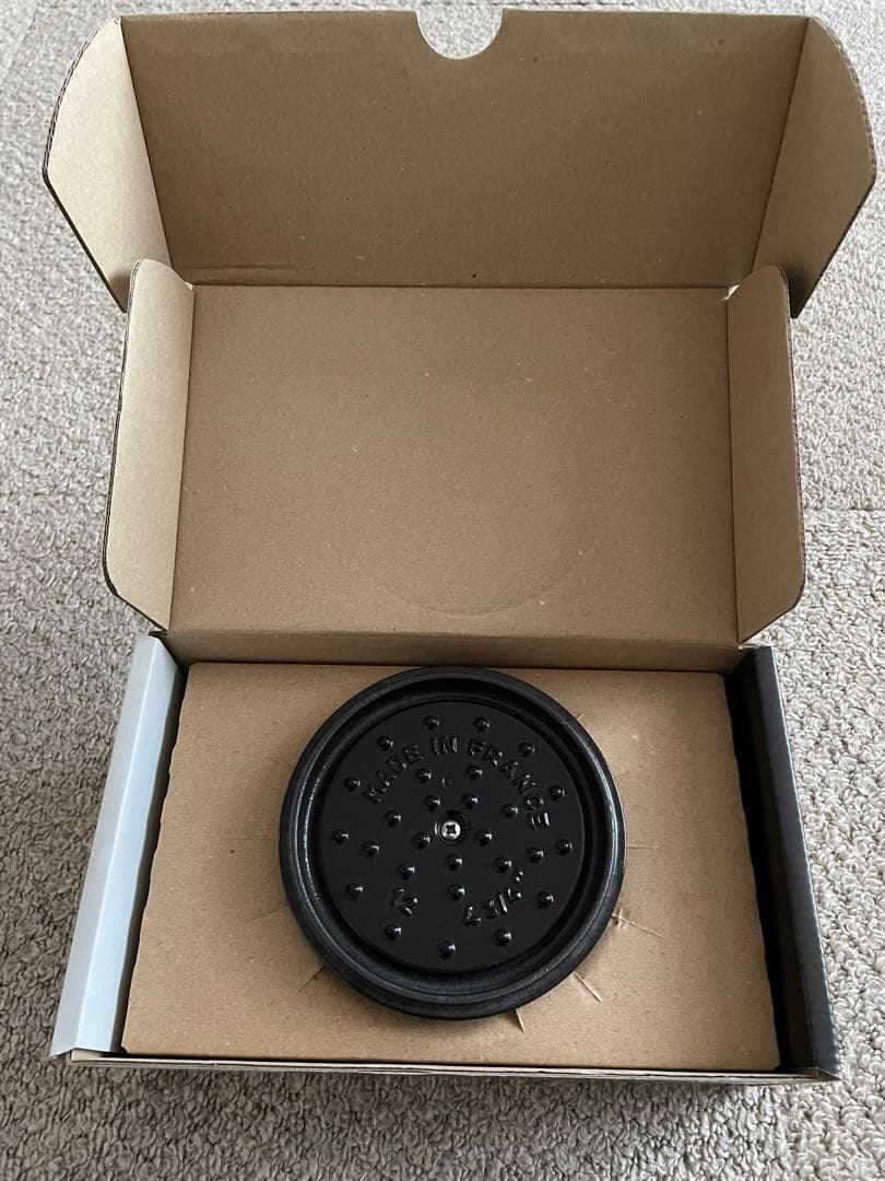 美品　staub ストウブ　12cm ココットラウンド　黒　ブラック