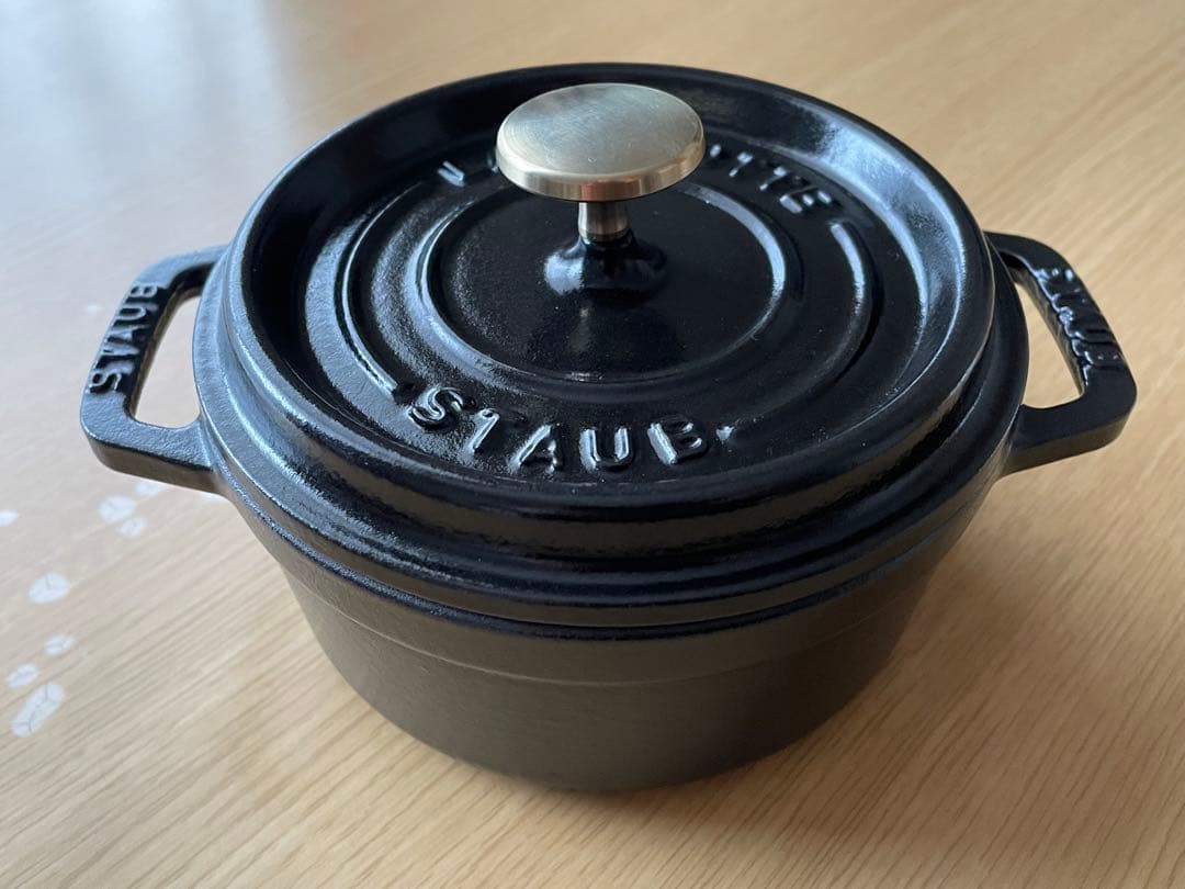 美品　staub ストウブ　12cm ココットラウンド　黒　ブラック
