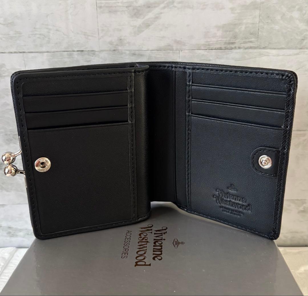 ヴィヴィアンウエストウッド シンプル&上品 二つ折り財布 オーブロゴ
