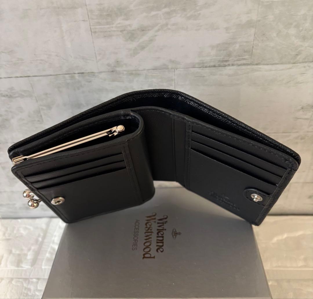 ヴィヴィアンウエストウッド シンプル&上品 二つ折り財布 オーブロゴ