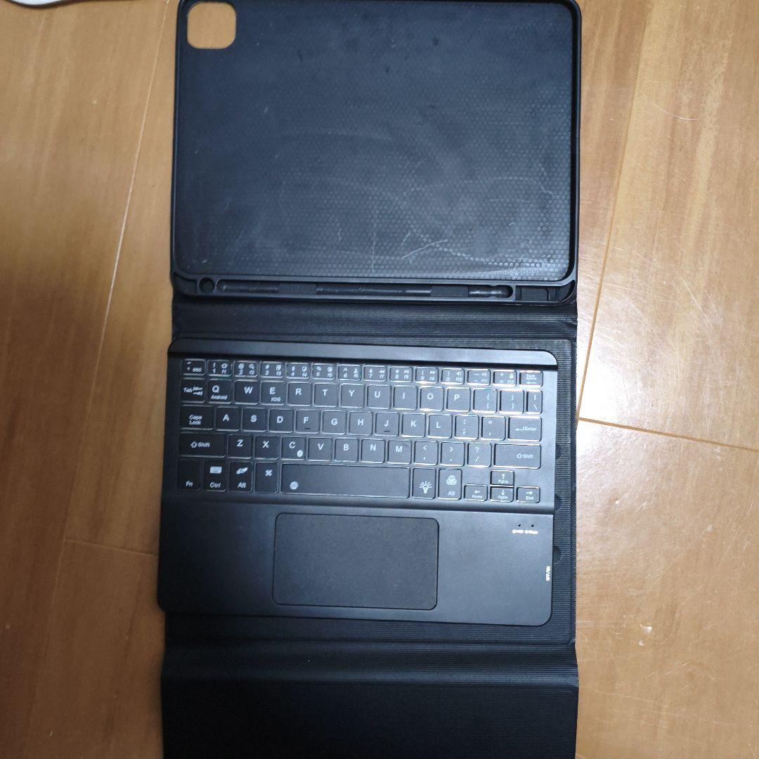 iPad Pro(11インチ)Cellular本体 画面にひび＋キーボードケース