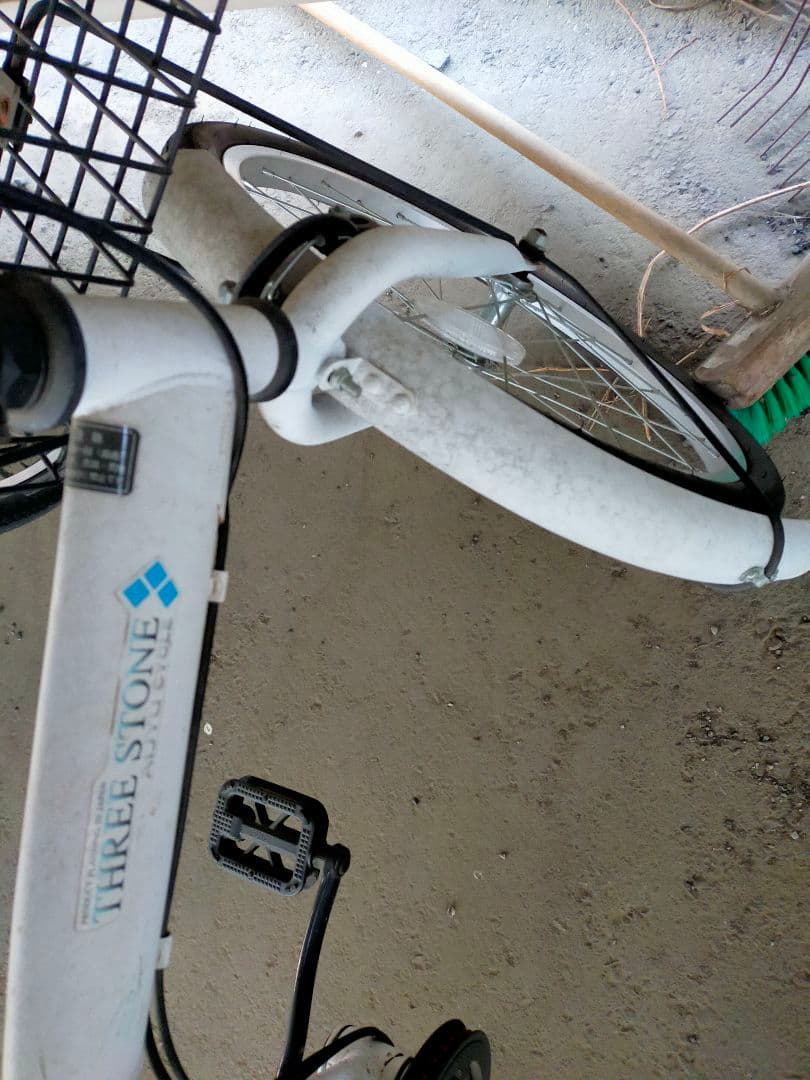 送料込み 防犯登録なし 折りたたみ自転車 後輪パンク バスケット付き