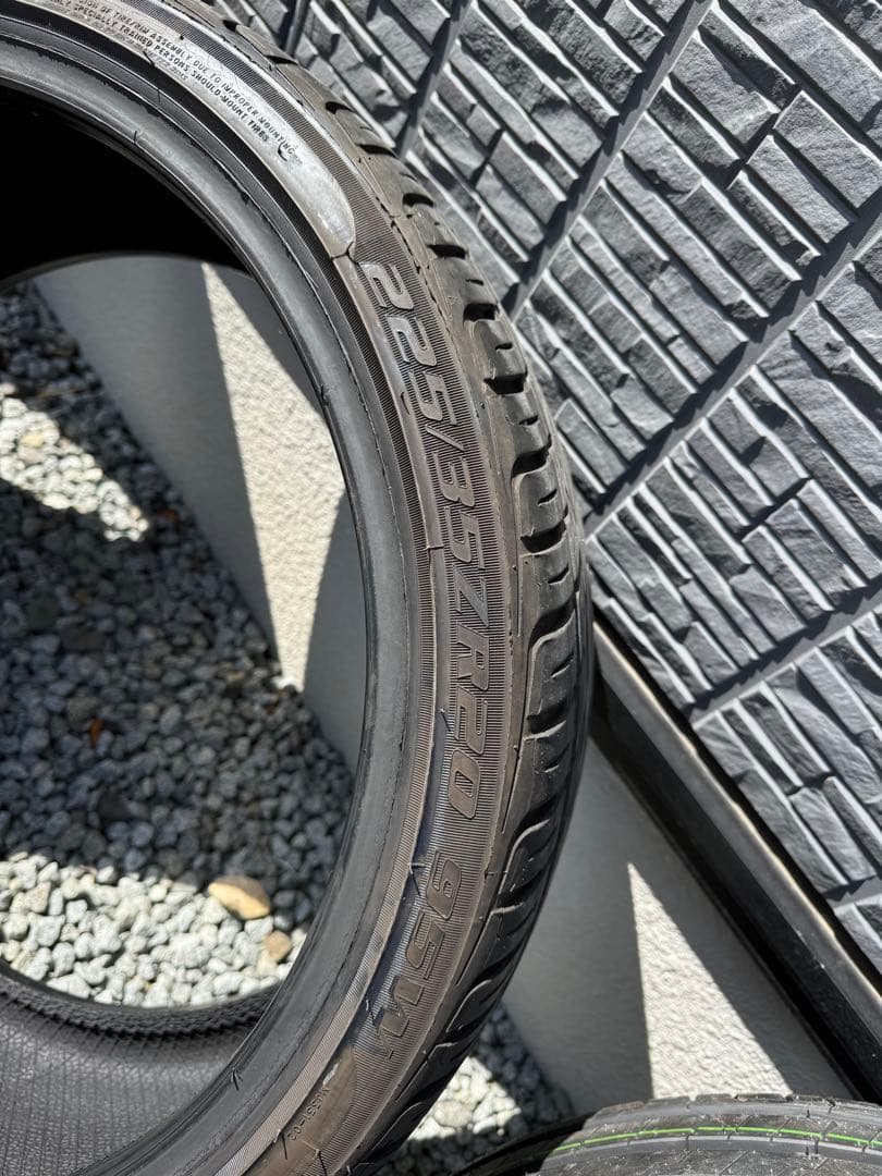 MAXTREK 225/35R20 バリ溝　2本