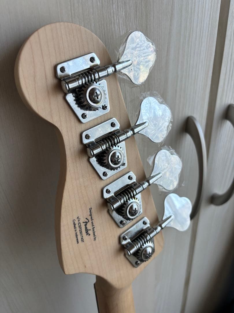 Squier by Fender precision bass スクワイヤー