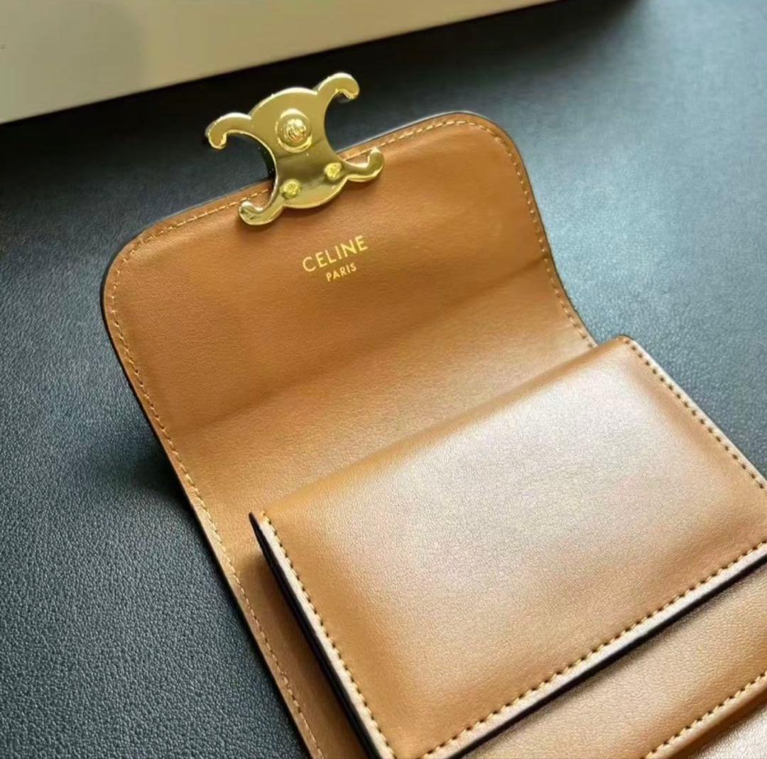 CELINE（セリーヌ）Triompheシリーズ ミニ財布