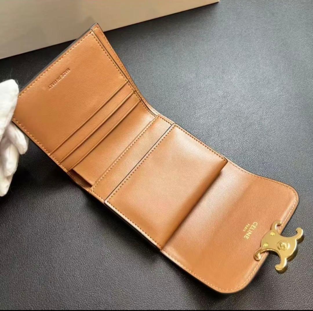 CELINE（セリーヌ）Triompheシリーズ ミニ財布
