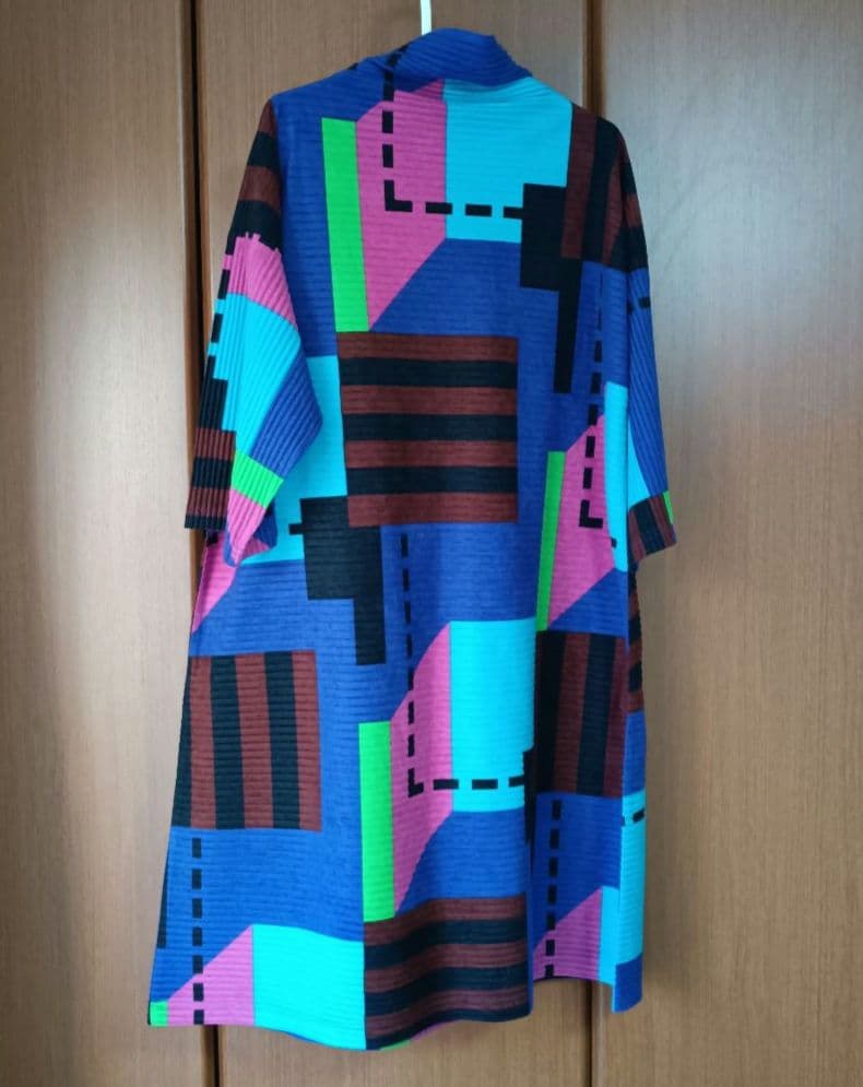 【ISSEY MIYAKE me】マルチカラーワンピース