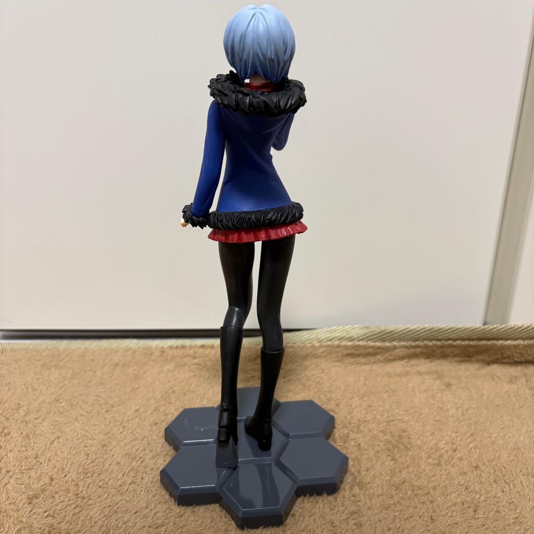エヴァンゲリオン綾波レイ　 プレミアムコート限定フィギュア