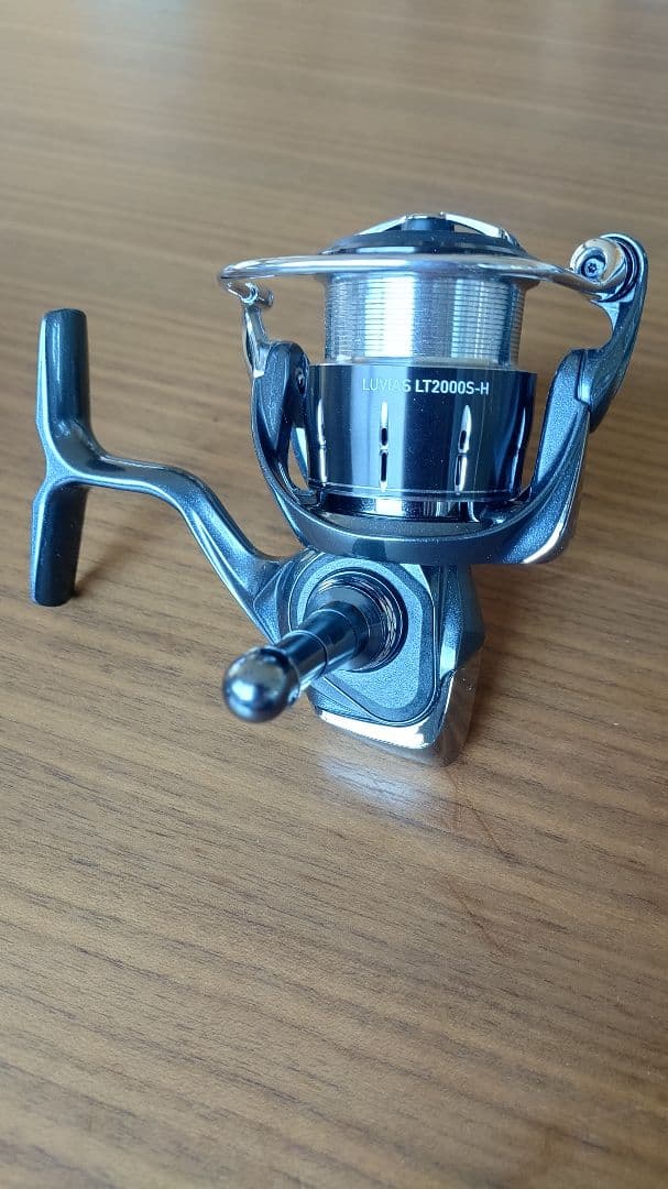 【極美品】ダイワ　24ルビアス 　LT2000S-H カスタム