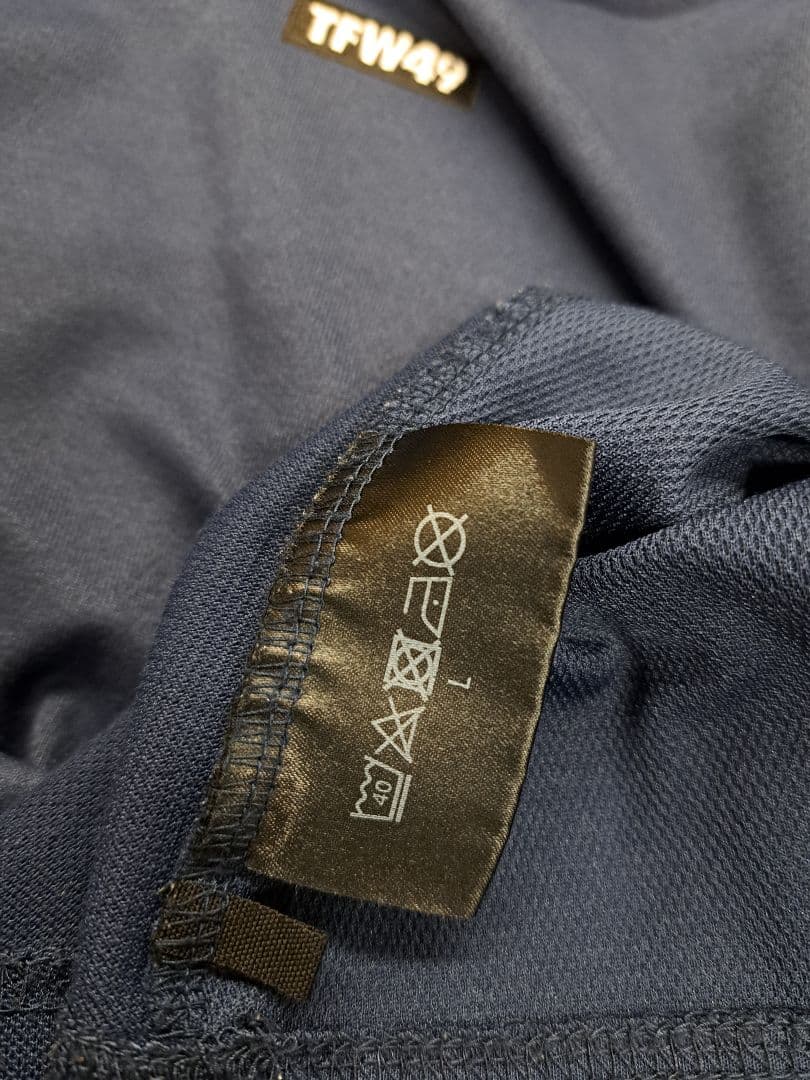 TFW49 ティーエフダブリュー　モックネックTシャツ