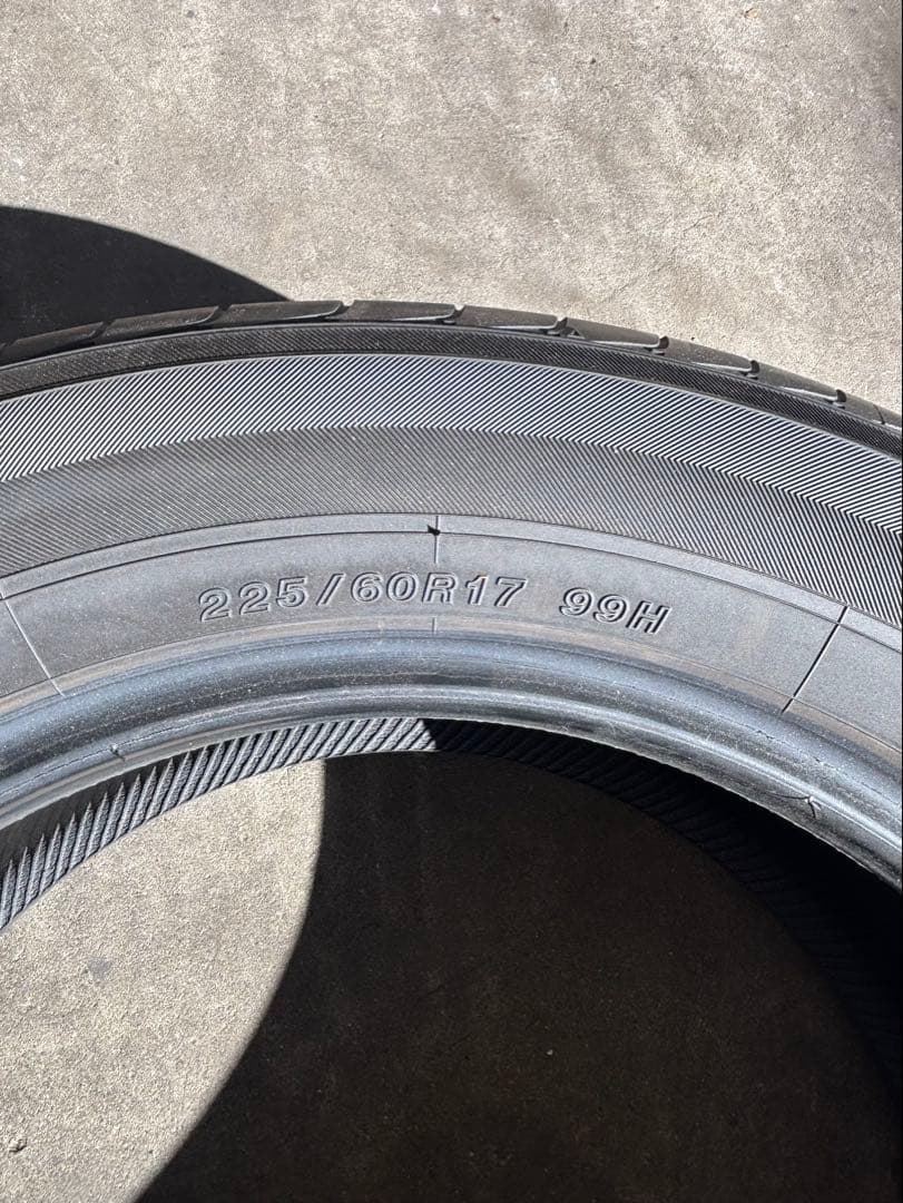 225/60R17 サマータイヤ ４本セット ヨコハマ BluEarth