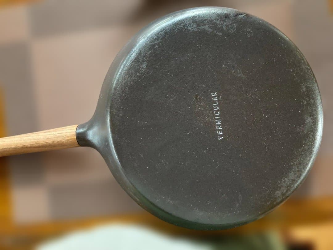 バーミキュラ鋳鉄製フライパンとガラス蓋セット　２８cm　浅型