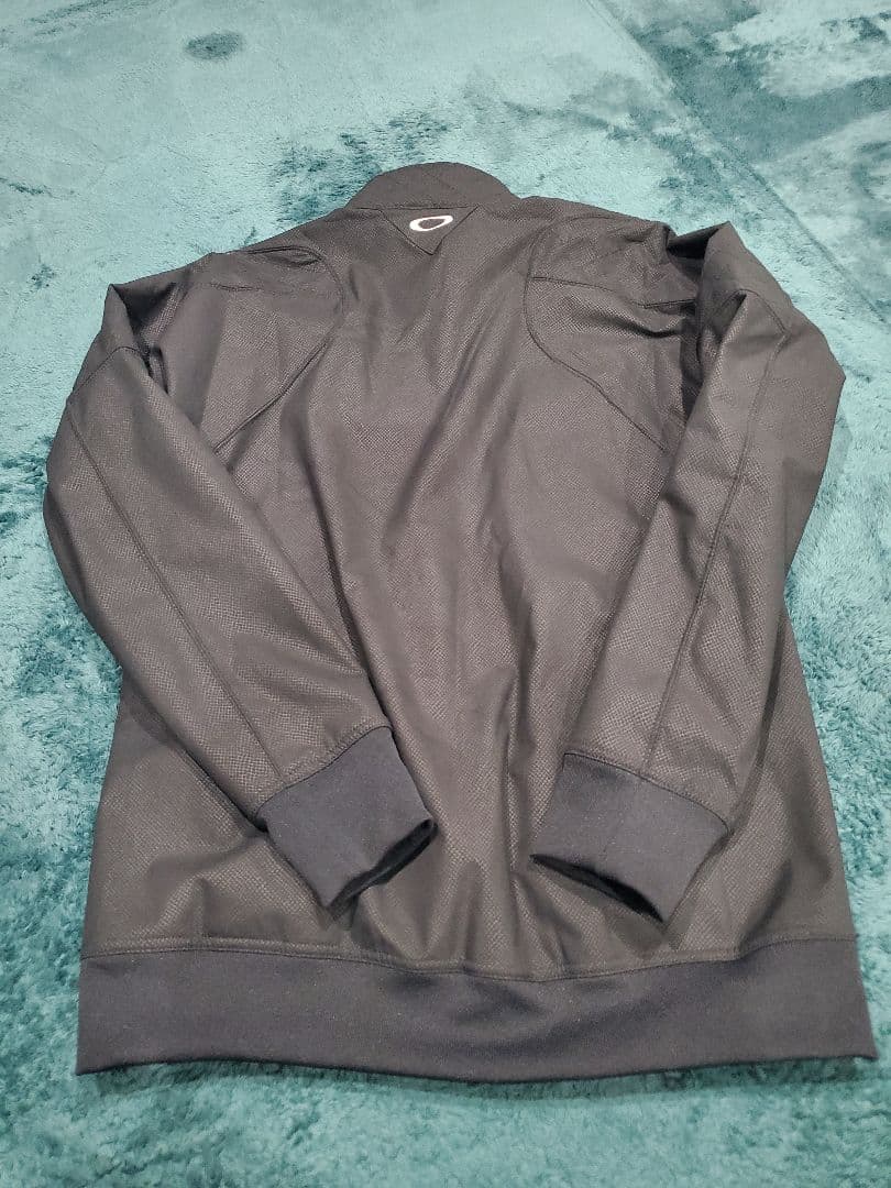 完売品 オークリー REVERSIBLE WIND JACKET