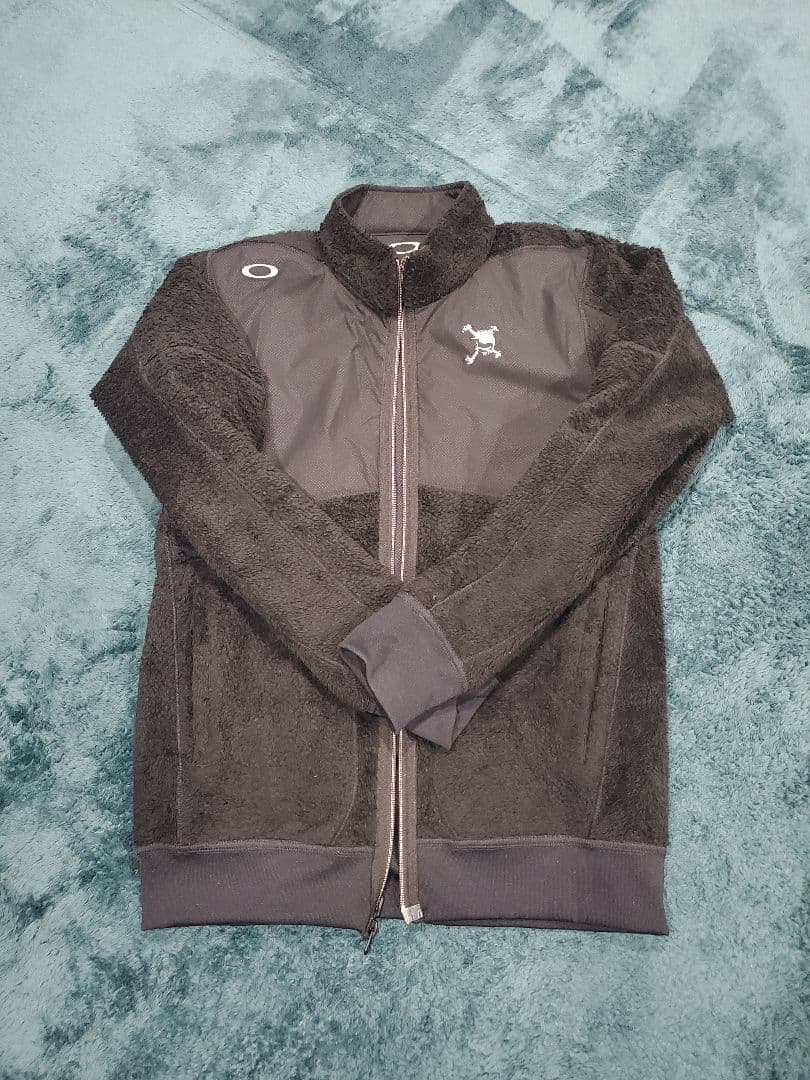 完売品 オークリー REVERSIBLE WIND JACKET