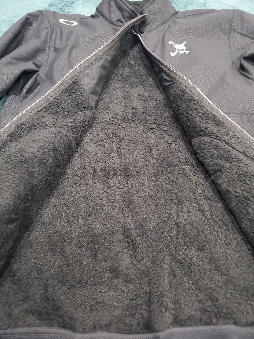 完売品 オークリー REVERSIBLE WIND JACKET