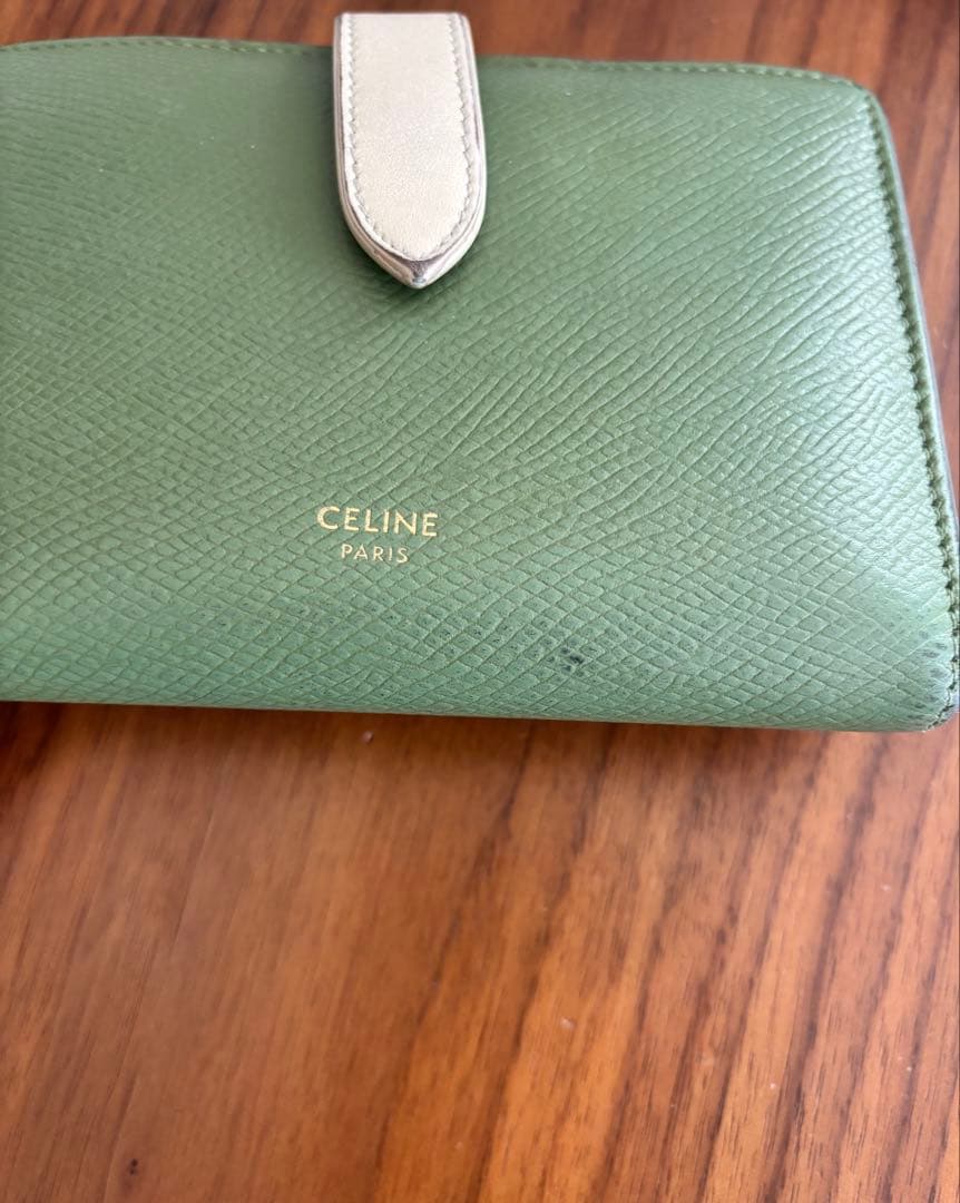 CELINE ミディアムストラップウォレット 二つ折り財布