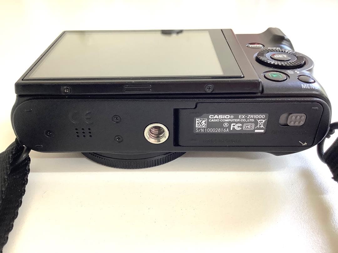 [z922]カシオ デジタルカメラ　EXILIM　EX-ZR1000　美品