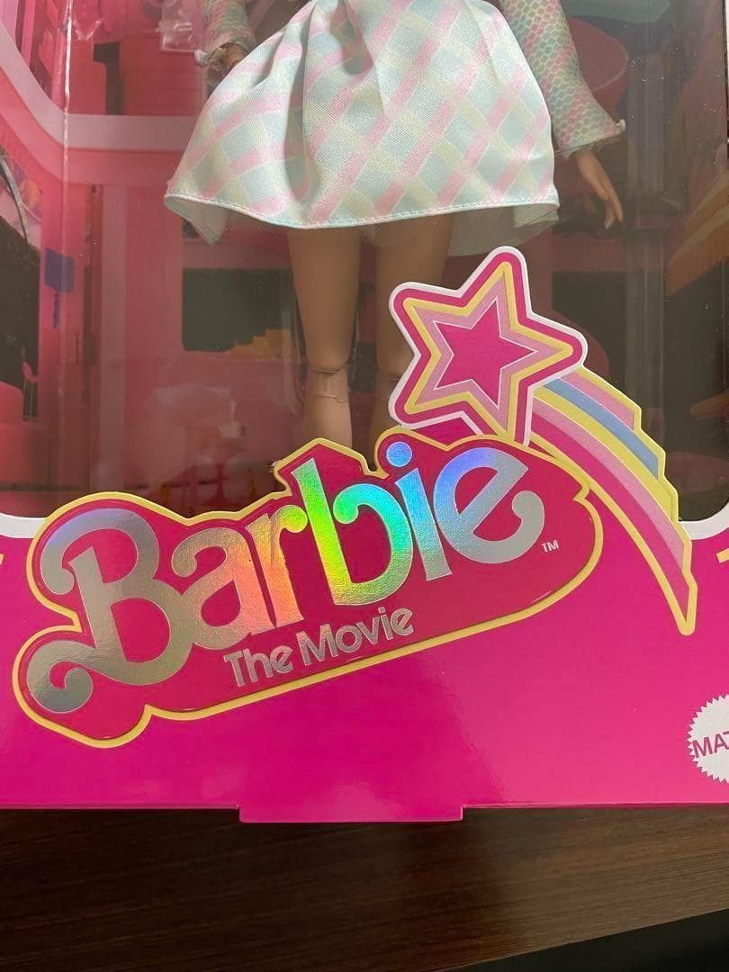 【新品】映画Barbie バービー人形　ブルーチェックワンピース　希少