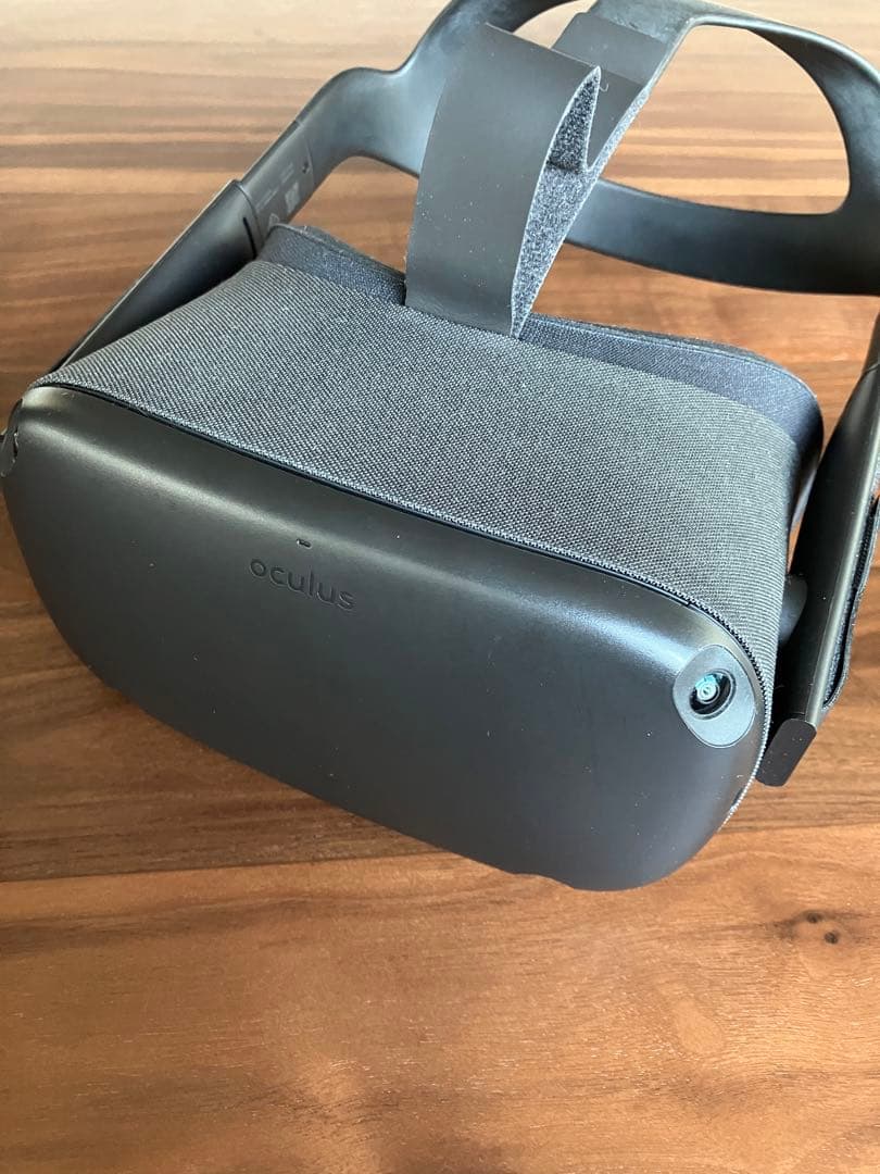 L*e様 【専用ケース付】 Quest 64GB VR ヘッドセット