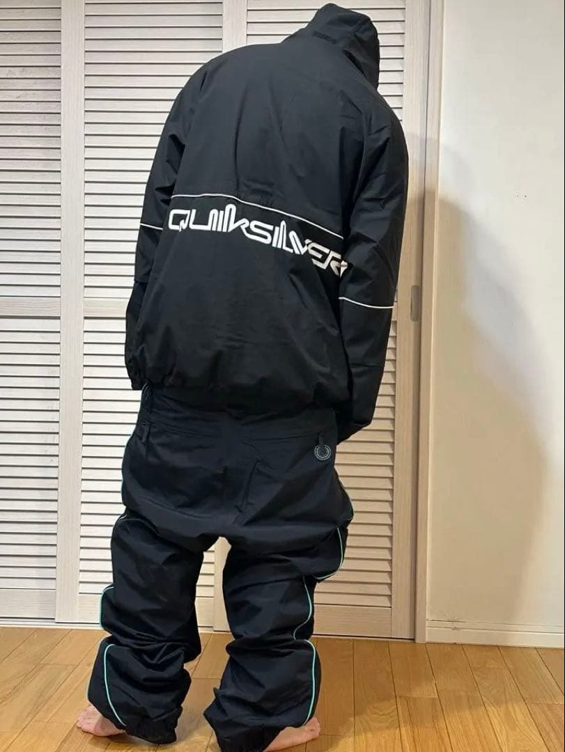 新品未使用　上下Ｌ　Quiksilver スノーボードウェア