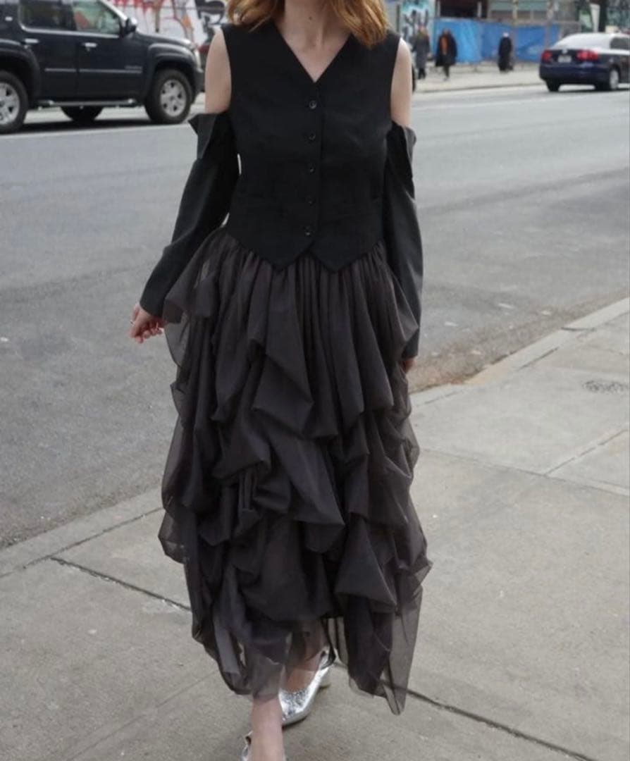 The toe Iris tulle skirt ブラック