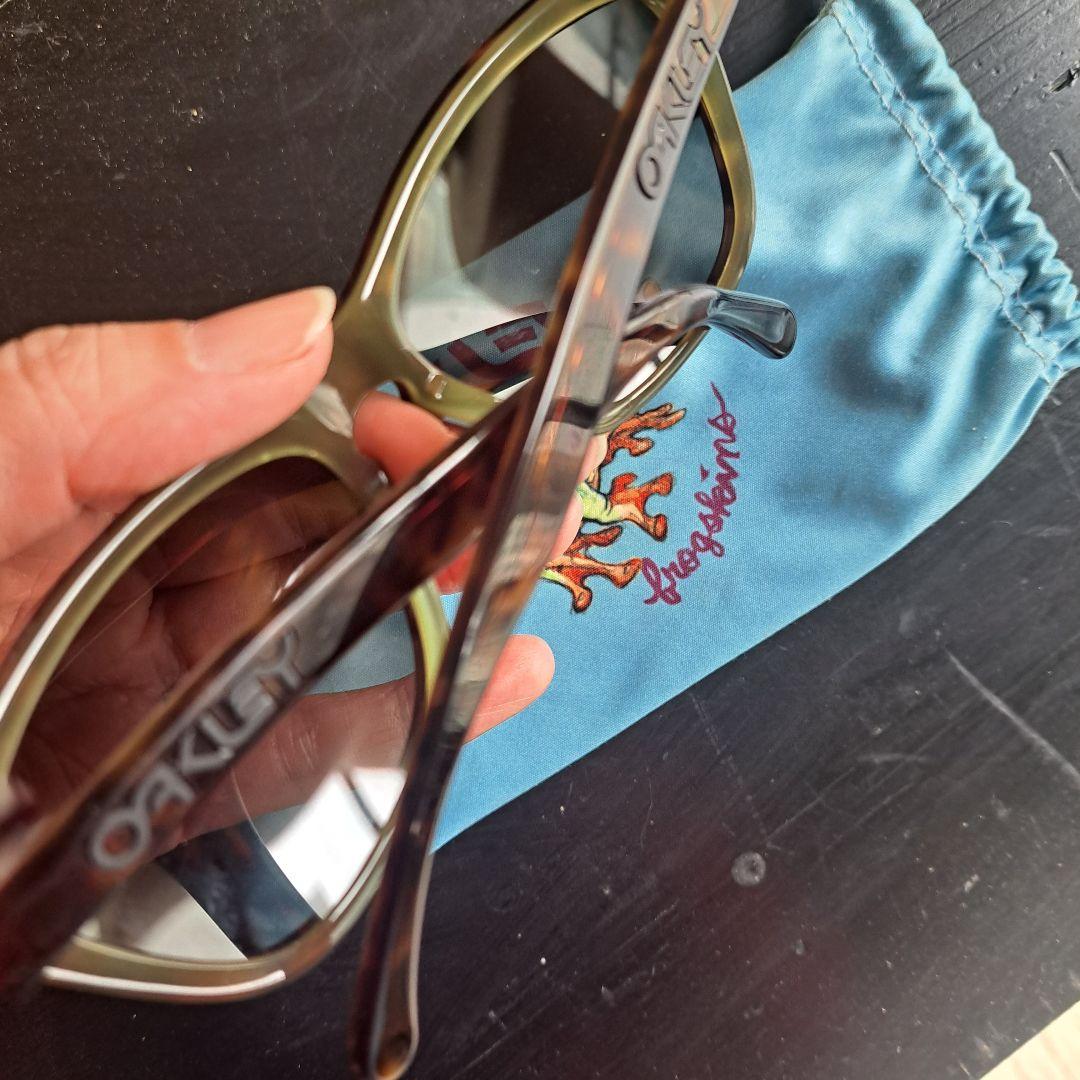 オークリー（Oakley）のサングラス「Frogskins LX