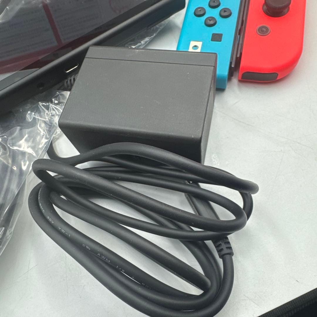 ②Nintendo Switch 本体 ネオンレッド/ネオンブルー