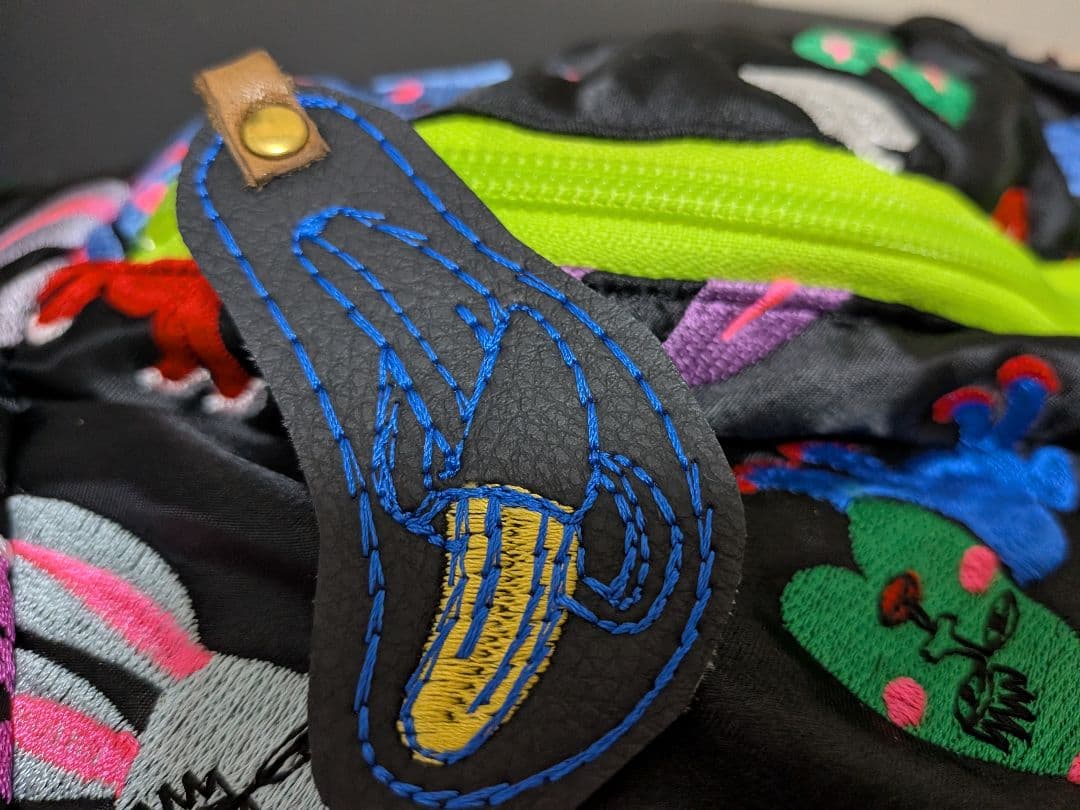 uloco ウエストポーチ刺繍　新品　最終値下げ　12月14日迄の出品