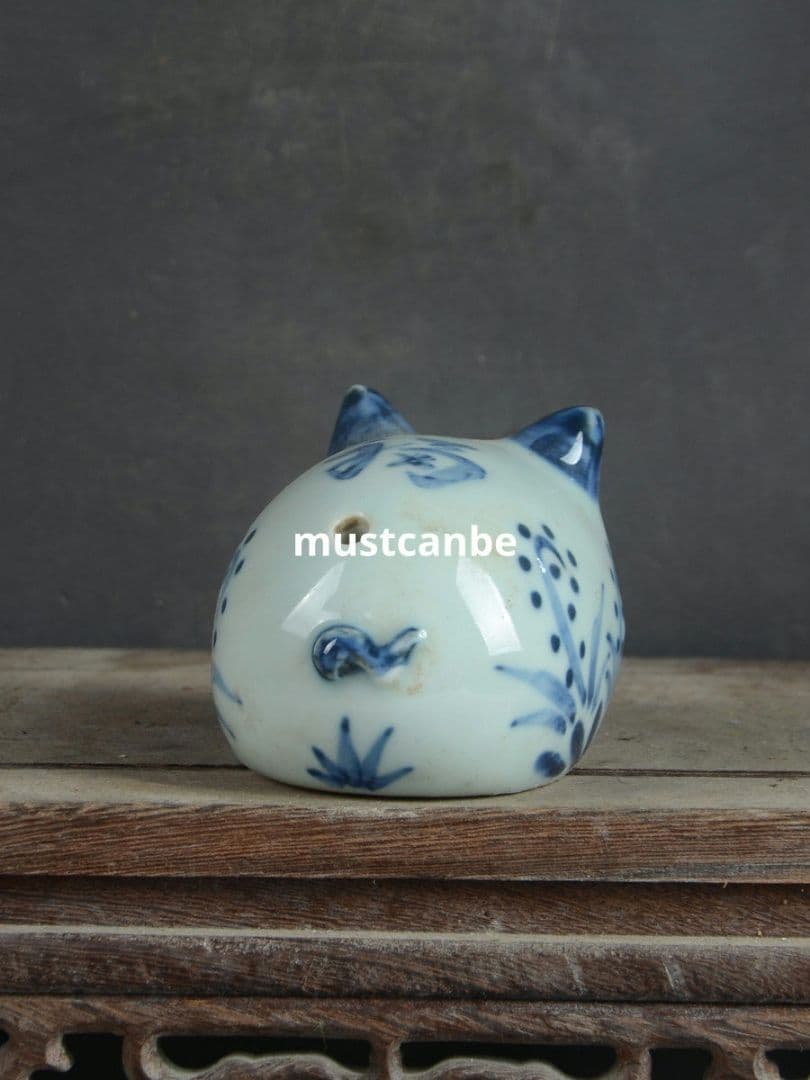 手画青花福猪 発財猪 茶台 玄関 滴り壺 文房具景徳鎮 陶磁器 現代工芸品置物