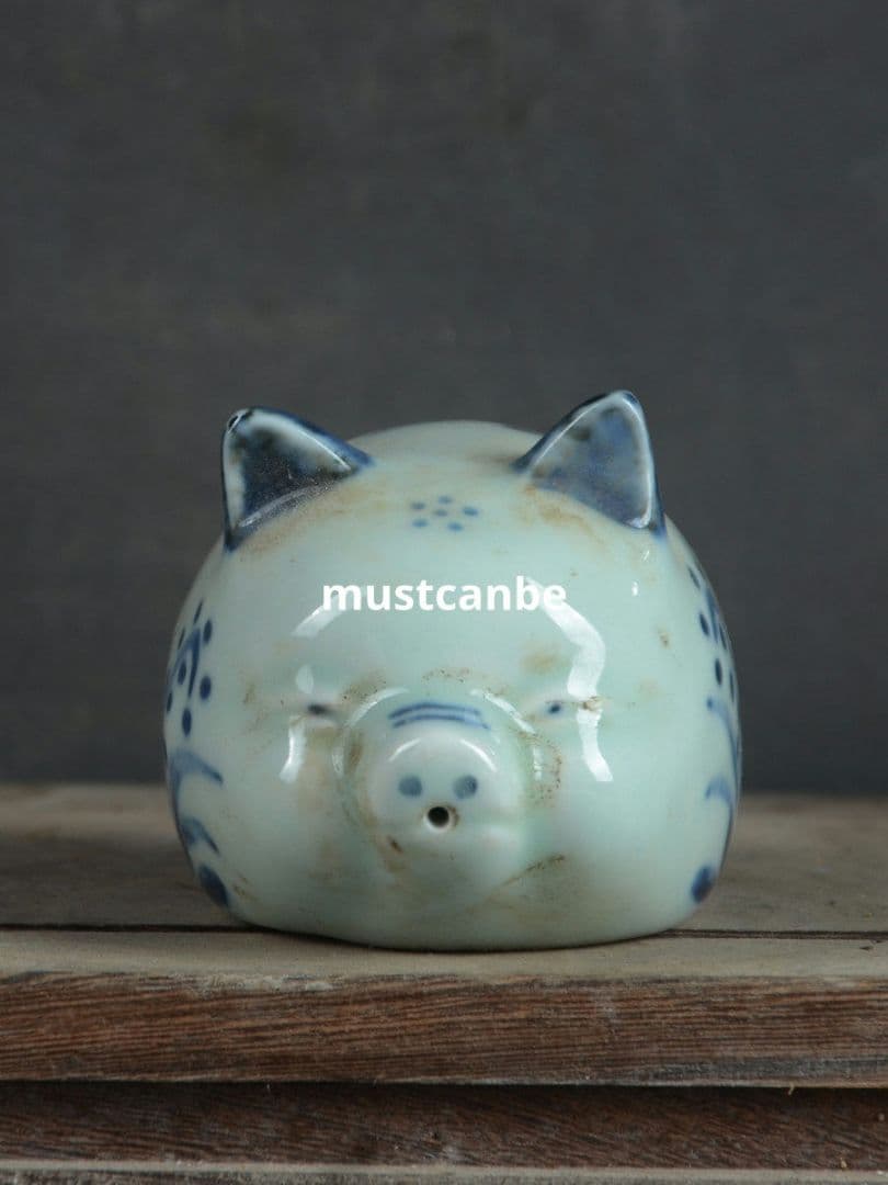 手画青花福猪 発財猪 茶台 玄関 滴り壺 文房具景徳鎮 陶磁器 現代工芸品置物