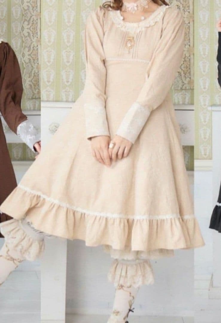 しまむら 愛野えりさん マノンローズ・ワンピース アイボリーLLサイズ