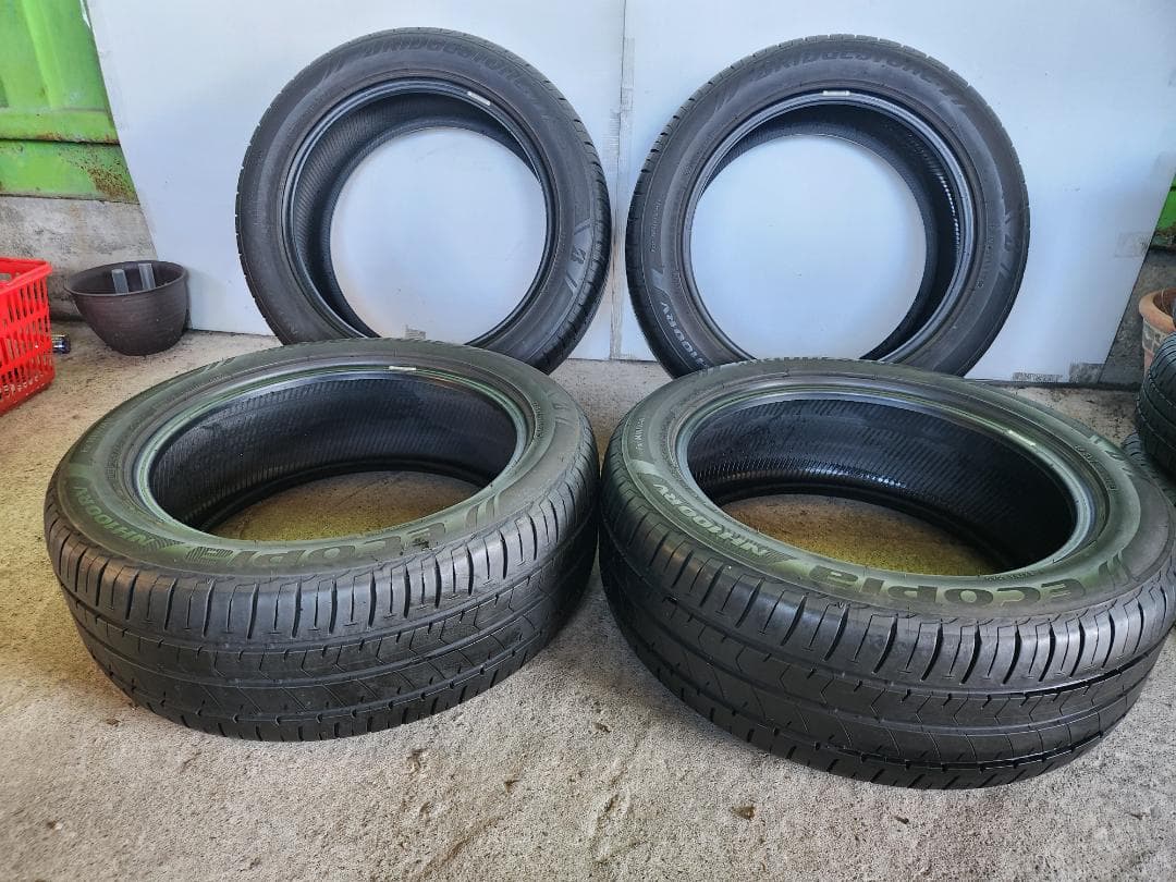 送料込☆2021年製 ブリヂストンタイヤ 235/50R18日本製☆4本