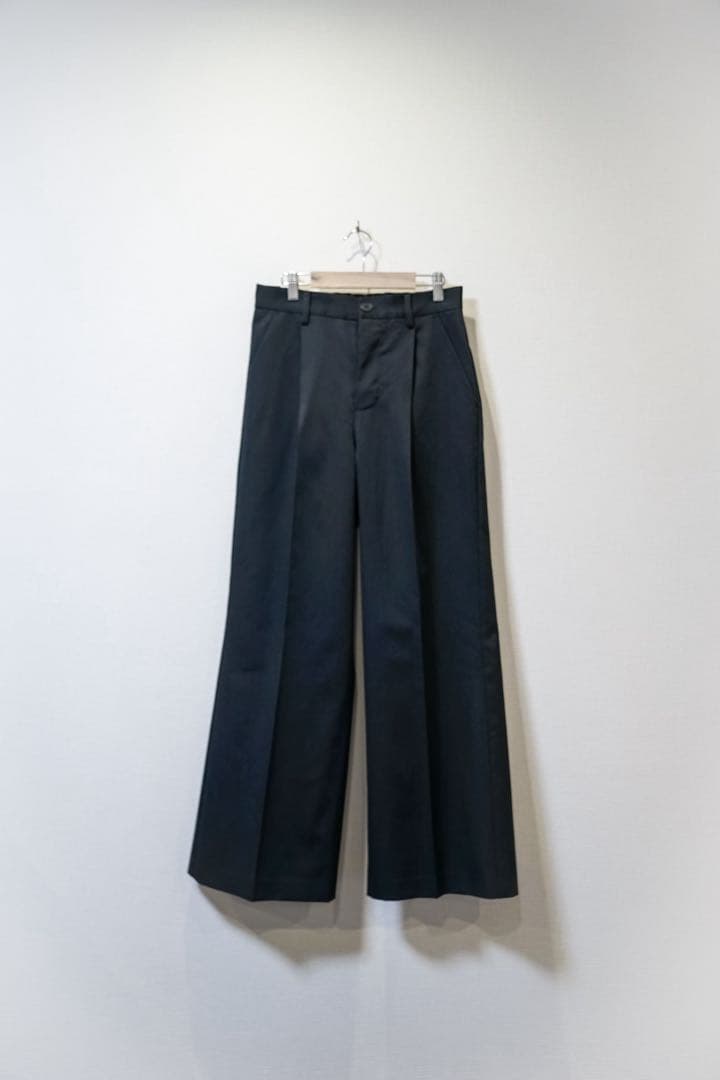 ILÉAN ブラック ダブルブレストジャケット & ワイドパンツ