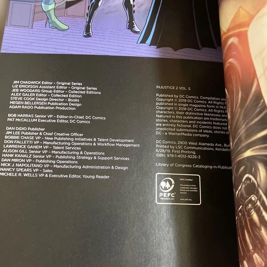 Injustice 2 Vol. 5 ペーパーバック　バットマン