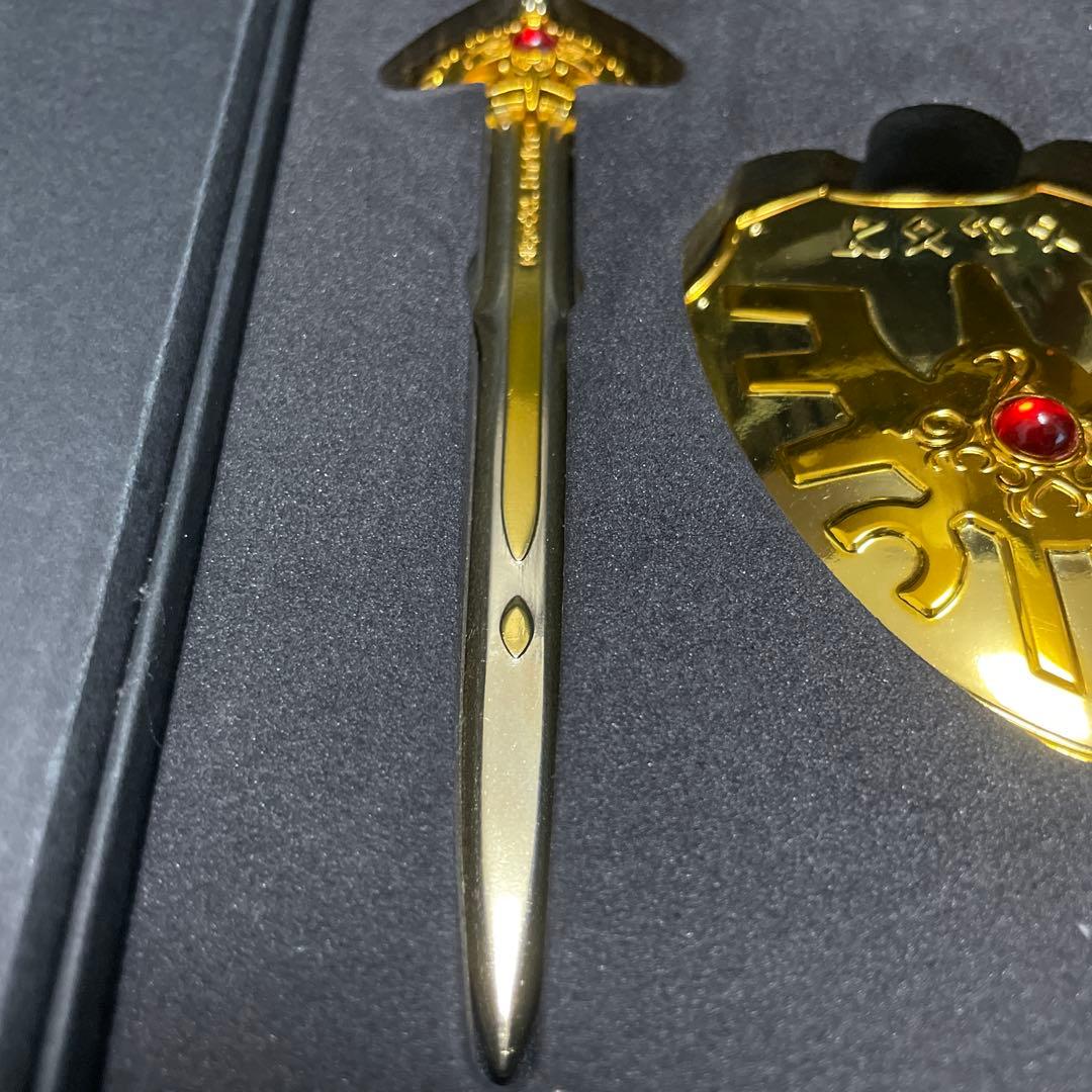 【限定品】ドラゴンクエスト35周年記念 ロトの装備 フィギュアセット