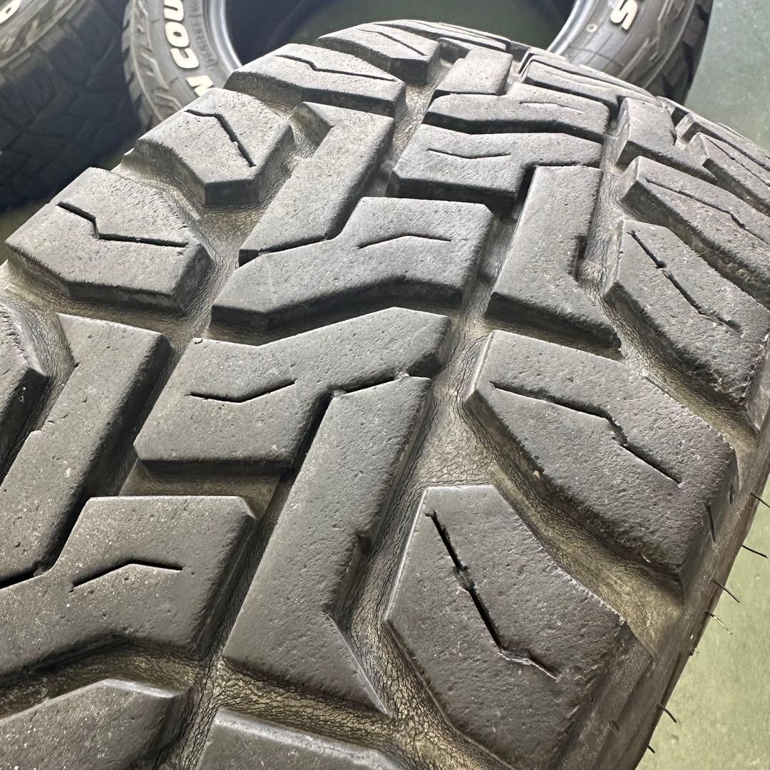 TOYO TIRE ホワイトレター 215/65R16C 109/107 R/T