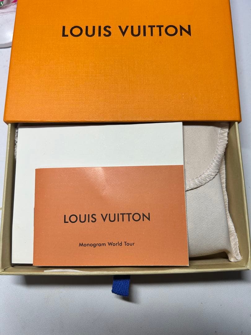 1点のみ LOUIS VUITTON 二つ折り折り財布 ノベルティ