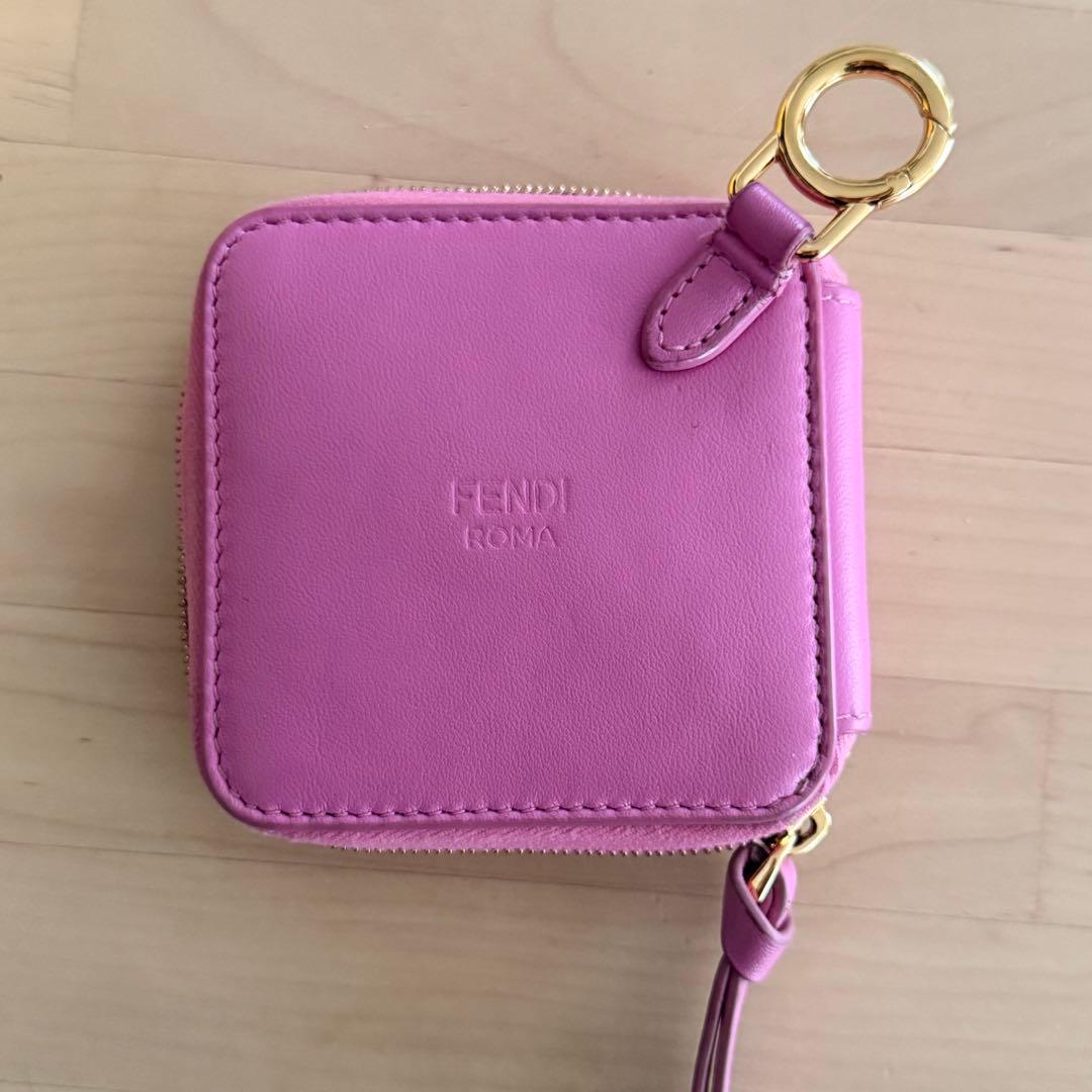 FENDI ピンク 二つ折り財布