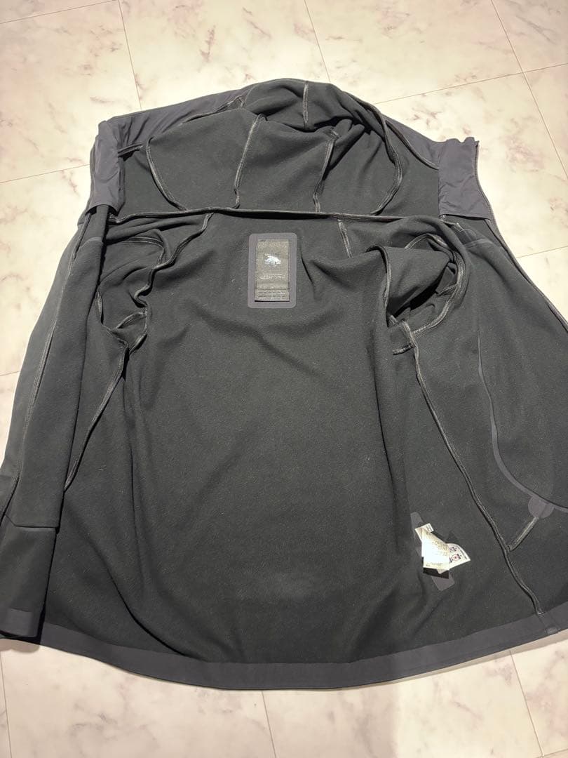 DESCENTE ALLTERRAIN フーディージャケット　Mサイズ