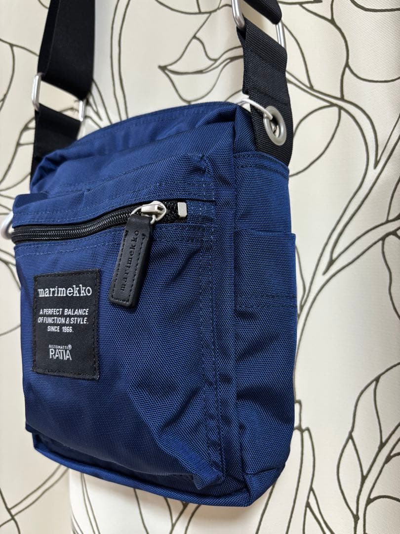 新品-marimekko サコッシュCASH&CARRY